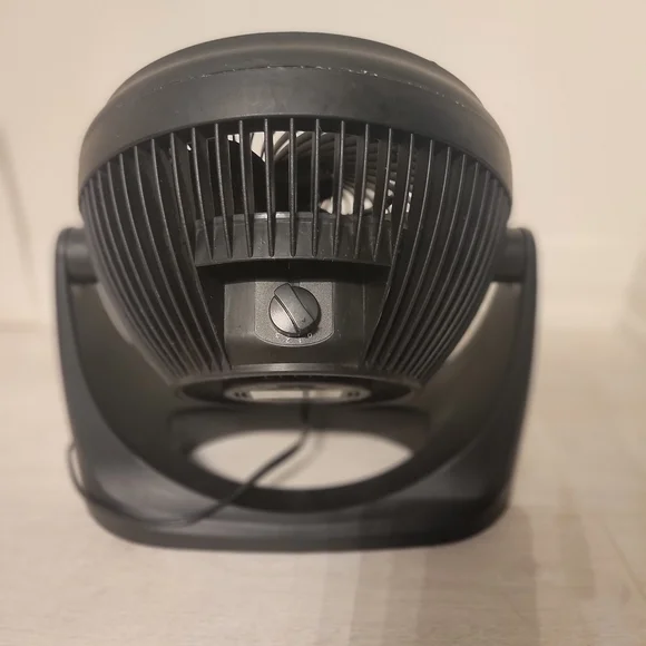 AmazonBasics Black Table Fan - Picture 4 of 4